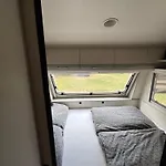 アパート Karavan Zdan スラピ